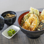 Ten-don (tempura rice bowl)