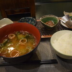 ねぼーや - 料理写真:2011_ねぼーや_朝食_白飯に味噌汁(あさり汁)。やっぱりコレが落ち着きます。