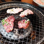 焼肉酒場新世界 - ハラミと豚トロ