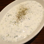 HAFEZ - ボラニ（ほうれん草，大蒜，ヨーグルトのディップ）"Borani (Yoghurt mixed with spinach , garlic and white peppers) "