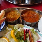 TAJMAHAL - ２種類の日替わりカレー・・・当日は豆カレーとチキンカレーでした。