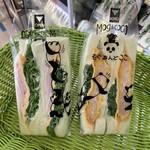 Mogu & Coco Hachiken Ten - (左)ハムチーズサンド、320円(右)エビカツサンド、480円