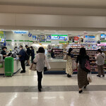 FamilyMart Nahakuko Taminaru Ten - 那覇空港のファミマにて…