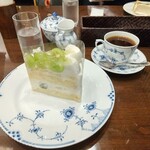 Tsubakiya Cafe Razona Kawasaki Ten - 葡萄のケーキ