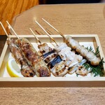 Shoya Tsubame Sanjo Ten - 焼き鳥盛り合わせ　902円