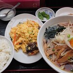 Manpuku Tomisato Ten - キクラゲ、たまご、豚肉いためランチにラーメン追加