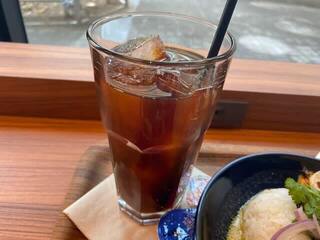 CAFFE OTTO MOMOCHI-hama - ３００円足してセットにして貰った飲み物はアイスコーヒーにしました。