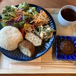 cafe Futsuu - メンチカツ。パン粉も米パン粉使用。もちろん卵、牛乳、小麦粉不使用です！