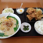 Mikou En - 唐揚げ定食(豚骨台湾ラーメン)