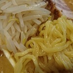 Chuka Izakaya 369 Sakaba - 味噌バターラーメン 麺アップ！