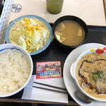 Matsuya Odakyu Sagamihara Nishiguchi Ten - 濃厚オマール海老ソースのチキンフリカッセ・790円。サラダが大きくて嬉しい。