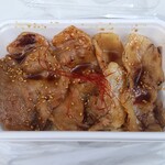 Tonton Ton - 混合丼：700円