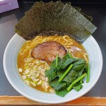 麺処 しん屋 - ラーメン750円麺硬め。海苔増し100円。