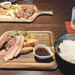 Ikkenya Dining Waiwai - 奥にはハラミステーキ＋ソーセージ
                        クーポンは活用すべきです♪♪