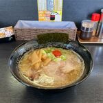 Yukiya Hassai Chitose Aoba Ten - 豚兵衛ラーメン（780円）