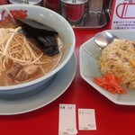 Ramen Yamaoka Ya Rumoi Ten - 味噌ネギラーメンとチャーハン