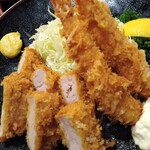 Tonkatsu Ine Kohokunyutownten - 食べ応えあり！のエビフライ。