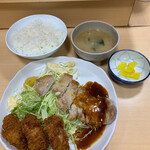 晃正 - ポークソテーとカキフライ定食　600円