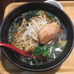 Taiwanese Shoryu - キャーーー！！！ラーメン！
                        
                        初めての店では先ずは普通の醤油ラーメン。
                        
                        台湾ラーメンあたりがイイんだろうけど、基本は
                        
                        『醤油ラーメン』
                        
                        ではいただきます。
                        
                        
                        いざ！
                        
                        