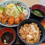 得得うどん - 牡蠣と唐揚げ定食✨