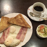 八番館コーヒー店 - ベーコンエッグモーニングのセット