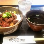 Mendokusagari Ya - サガリ丼640円 