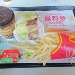 McDonald's Hikifune Ten - チーズオージーデリ￥３６０（クーポン価格）＋　マックフライポテトＬ　￥１７０（クーポン価格）＋　プレミアムローストコーヒーＳ　￥０（無料クーポン）