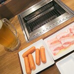 Yakiniku Like Ebina Sagamino Ten - 生ビール、ウインナー、イベリコ豚100g