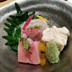 Kyokaiseki Minokichi Sogo Yokohama Ten - 向付・良質な山葵と共にいただきます。