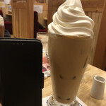 Komeda Coffee Ten Kasai Minamiguchi Ten - クリームオーレだったかな。グラスも結構大きいです