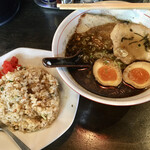 Naochan Ramen - チャーシュー救出後。チャーハン小と共に