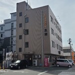 Business Hotel Osho - 外観。一階部分が食事をするところです