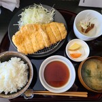 SOUL CRAFT - だしで食べるチキンカツ定食(950円)です。