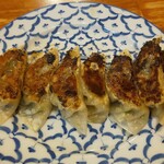 Asian Kitchen Neparaya - 餃子（7個） ￥350