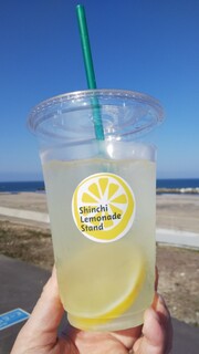 SHINCHI LEMONADE STAND - 海を見ながら飲むもよし。