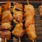 Yakitori Nishida Ya Wako Ten - 串 ねぎま(140円)/串 豚バラ(140円)×2/串 ヤングコーン(60円)×2/串 もも(140円)/串 せせり(140円)