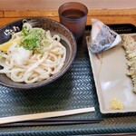 Hanamaru Udon Izumi Chuo Ten - ぶっかけ温中盛り竹天明太子おむすび660円