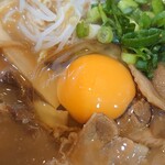 徳島らーめん ひろ家 - 徳島ラーメン中+肉+生卵♪