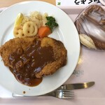 Tokyo Doitsu Mura Cafe Teria - シュニッツェルとバタープレッツェル