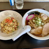 Ajidokoro Tomisato - 醤油ラーメンと半炒飯。半ラーメンは無い。