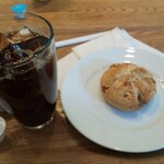 Excelsior Cafe Chidagaya Eki Mae Ten - アイスコーヒー、ナッツスコーン