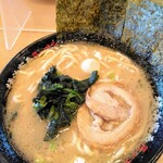 横浜家系ラーメン有楽家 - 醤油ラーメン