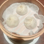 Shanghai Tanpao Shokan Inazawa Apita Ten - 小籠包3個もセット。