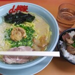 Yamaoka Ya Yamagata Aota Ten - 期間限定ホタテ塩とんこつラーメン(大盛)+コロチャー丼