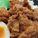 ニューデイズ - 三陸産わかめご飯と唐揚げ＆竜田揚げ弁当（スタミナ源たれ使用）