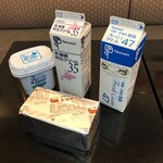 Cafe de KAORI - タカナシの生クリーム、バター、ヨーグルトを使用