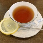 椏久里珈琲 - 紅茶（560円）