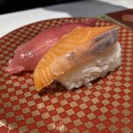 魚べい - マグロ・サーモン100円