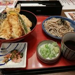 Washoku Mendokoro Sagami Higashikawaguchi Ten - 天丼と蕎麦のセット