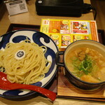 Fujiyama 55 Rashikku Ten - 濃厚つけ麺